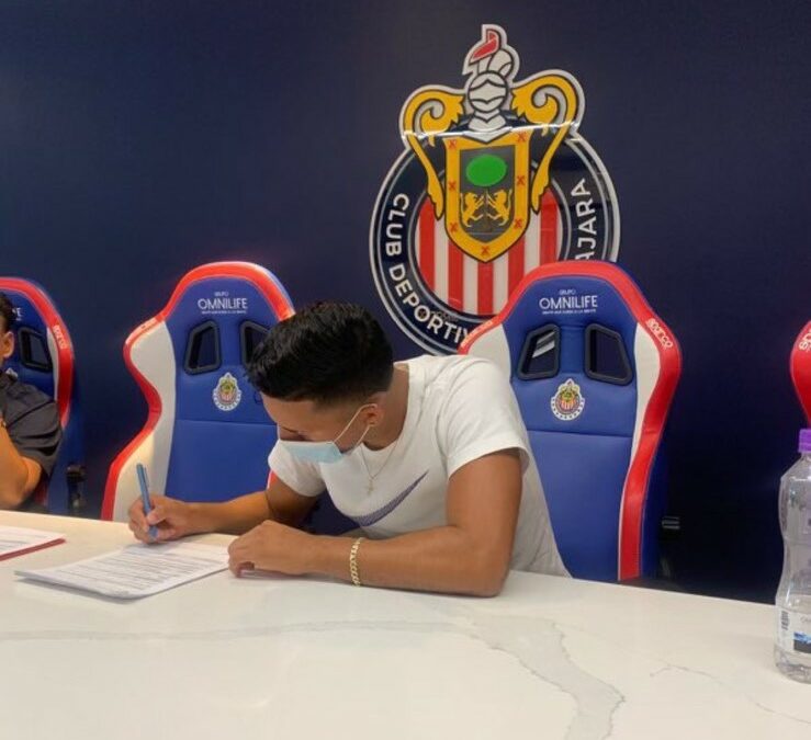 Christian Pinzon signs with Chivas de Guadalajara